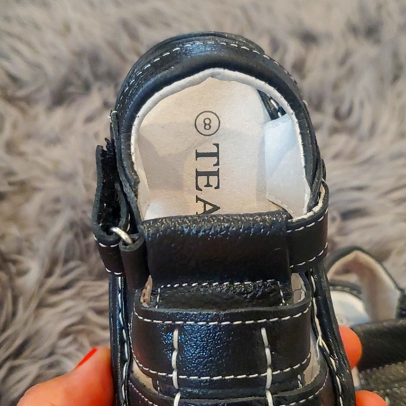 Sandals - Picture 2 of 5